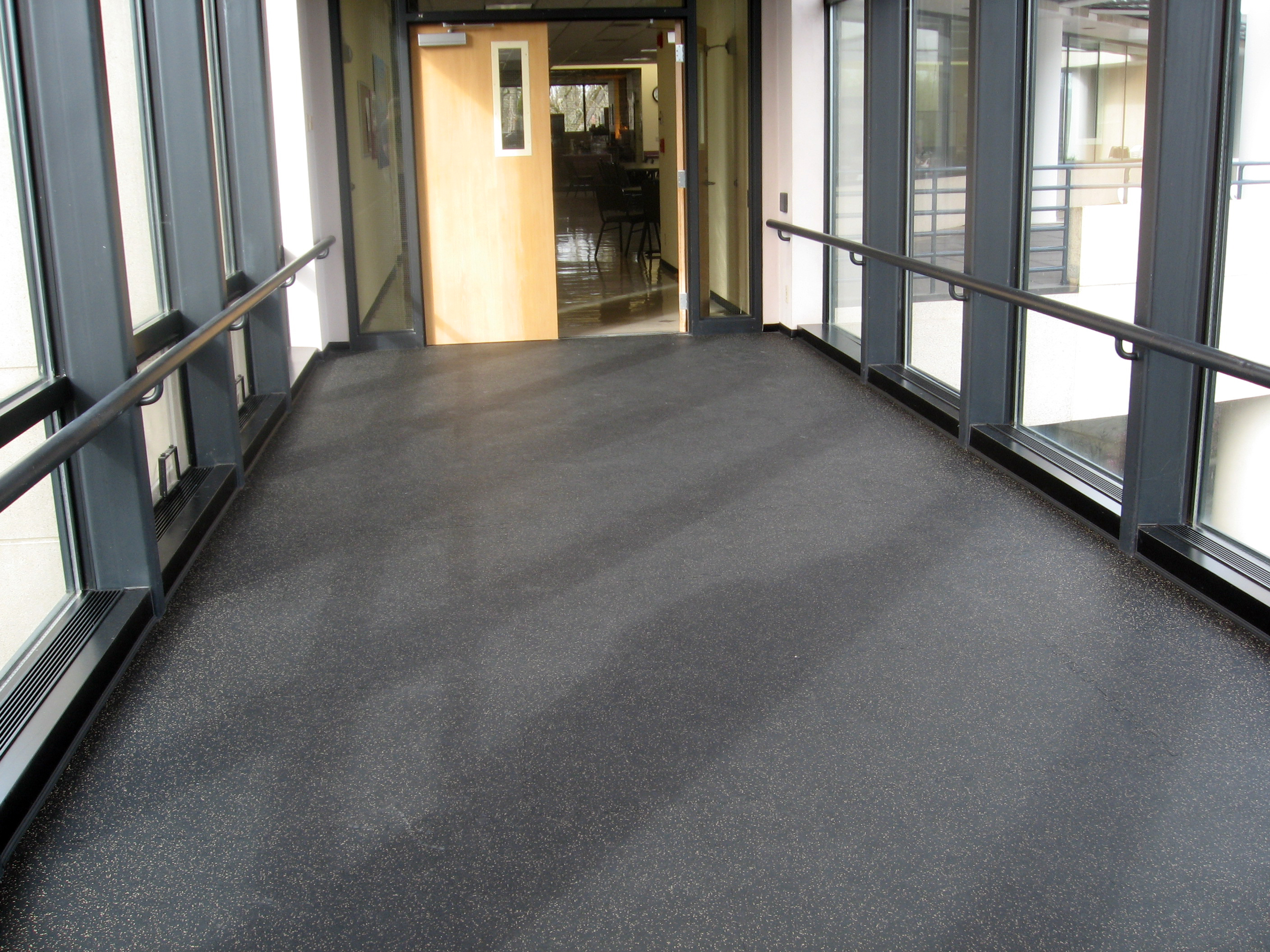 Rubber Interlocking Floor Tiles For Pro Or Home Gyms Easy To Install
